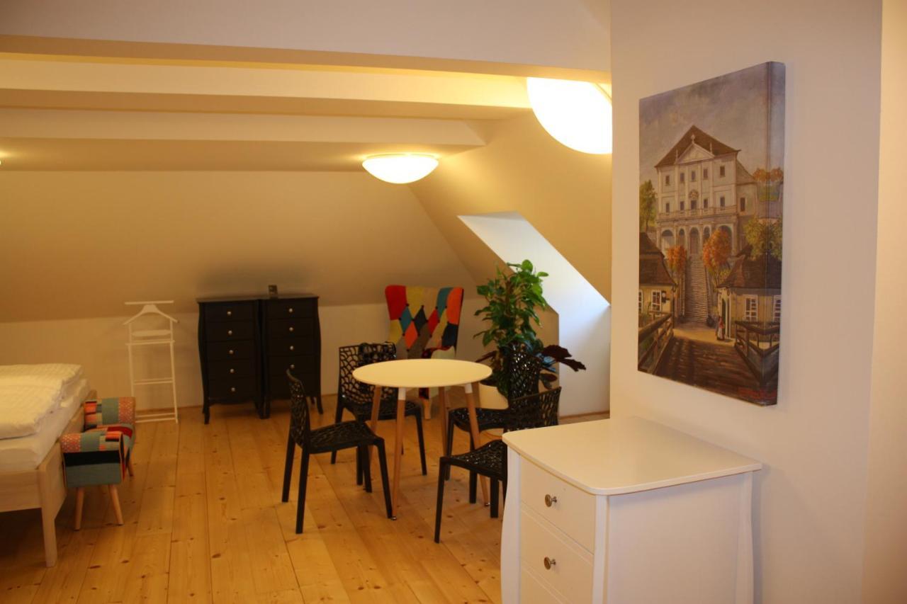 Appartement Jeschkeho Vila A Lazensky Dum à Kuks Extérieur photo